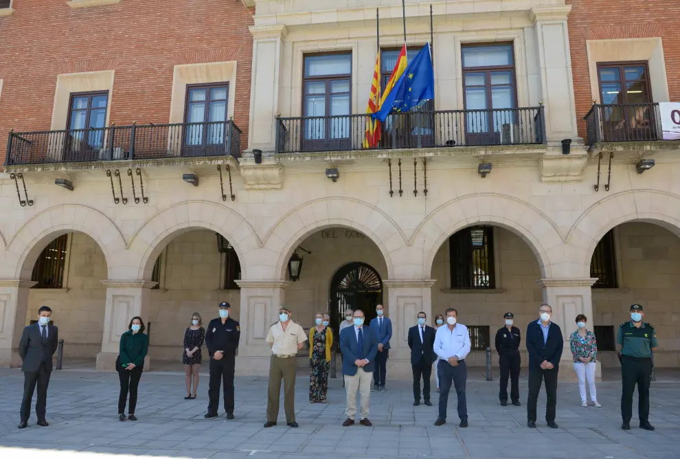 Minuto de Silencio por las víctimas del coronavirus en Teruel.