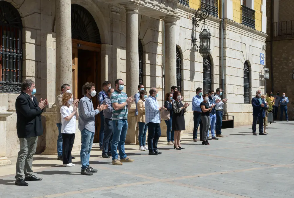 Minuto de Silencio por las víctimas del coronavirus en Teruel.