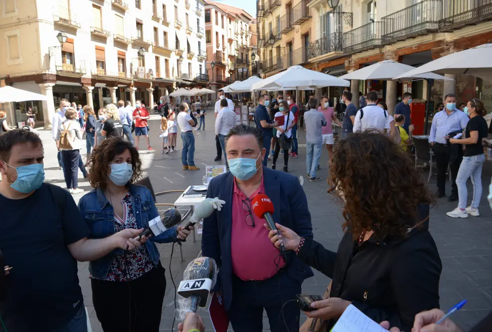 Concentración de la hostelería de Teruel en la plaza del Torico
