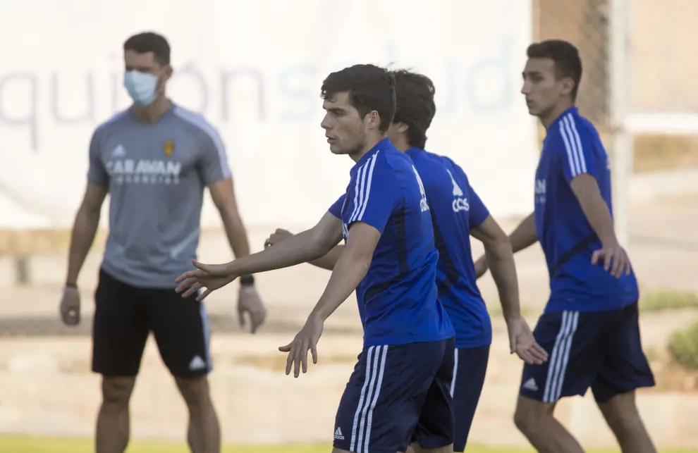 Jornada de entrenamiento en la Ciudad Deportiva del Real Zaragoza, cumpliendo el protocolo de retorno del fútbol profesional.
