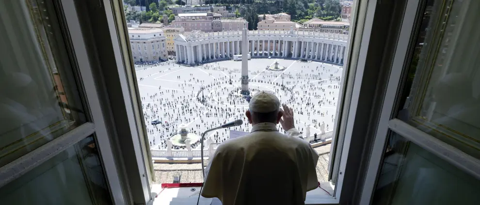 Vatican City (Vatican City State (holy See)), 31/05/2020.- Pope Francis leads the Regina Coeli Prayer in Saint Peter's Square at the Vatican 31 May 2020. (Papa) EFE/EPA/ANSA/CLAUDIO PERI Pope Francis Regina Coeli Prayer