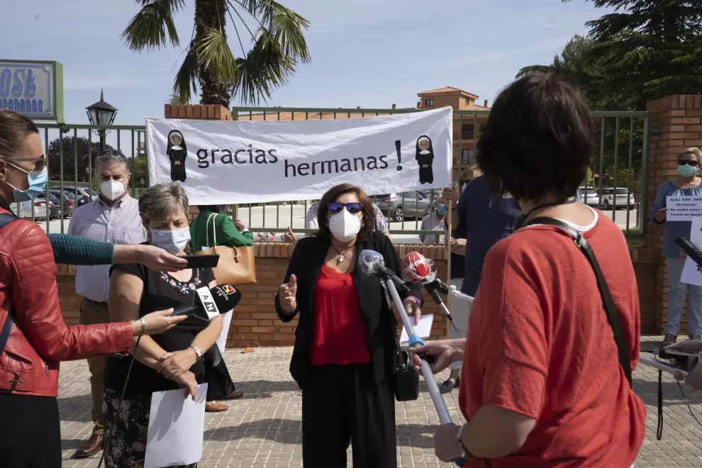 Manifestación en apoyo a las monjas de la residencia de San José en Teruel tras a crisis del covid-19