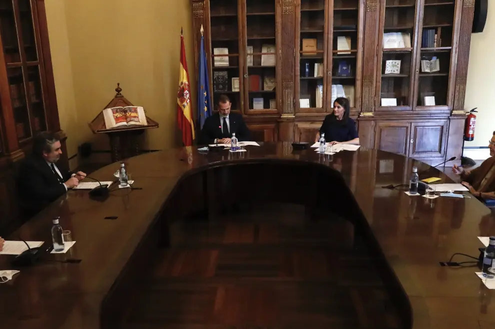 Los Reyes visitan la Biblioteca Nacional de España.