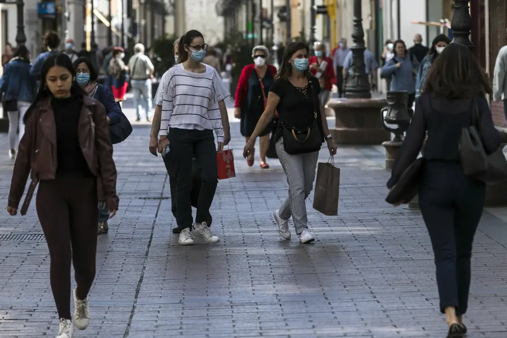 Aumenta la afluencia de personas en el centro de Zaragoza en la fase 3.