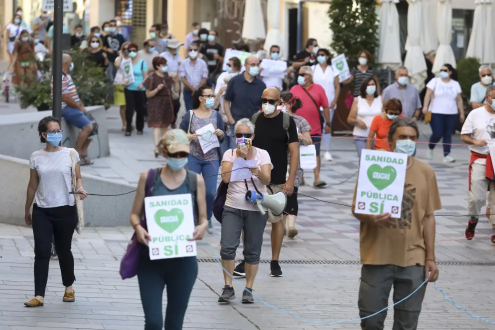 Alrededor de 300 personas han secundado la convocatoria en Huesca