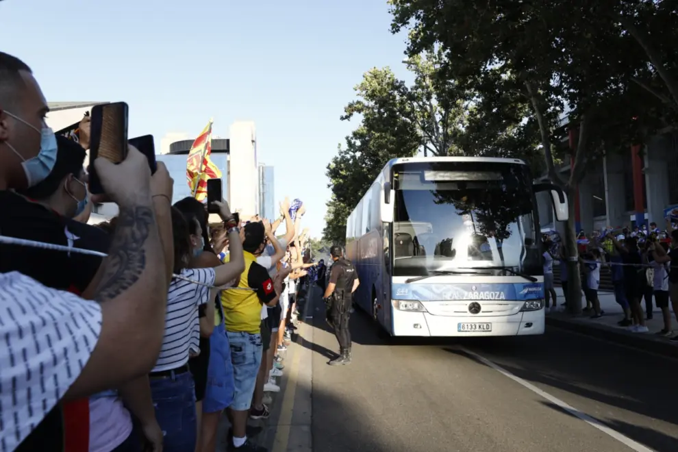 El Real Zaragoza no ha estado solo en su llegada a La Romareda.