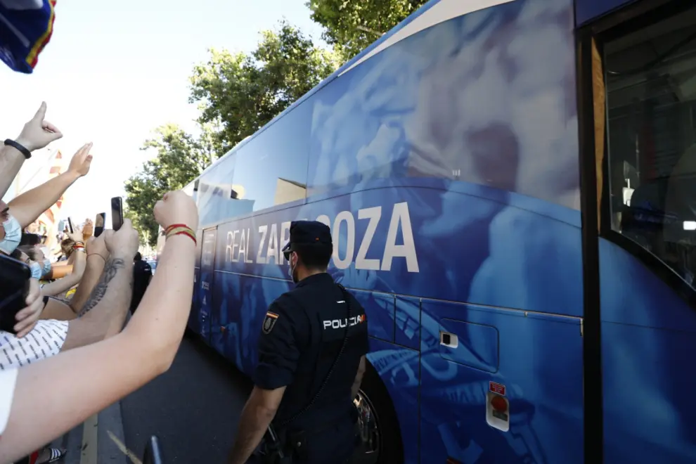 El Real Zaragoza no ha estado solo en su llegada a La Romareda.