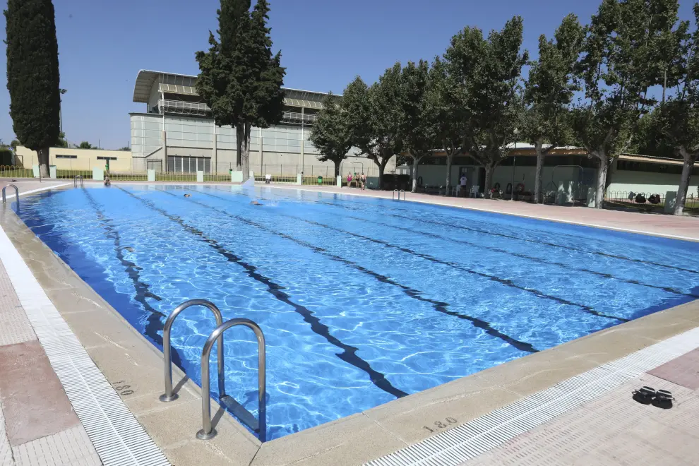 Las piscinas de Huesca abren con dos turnos de baño y tres desinfecciones al día.