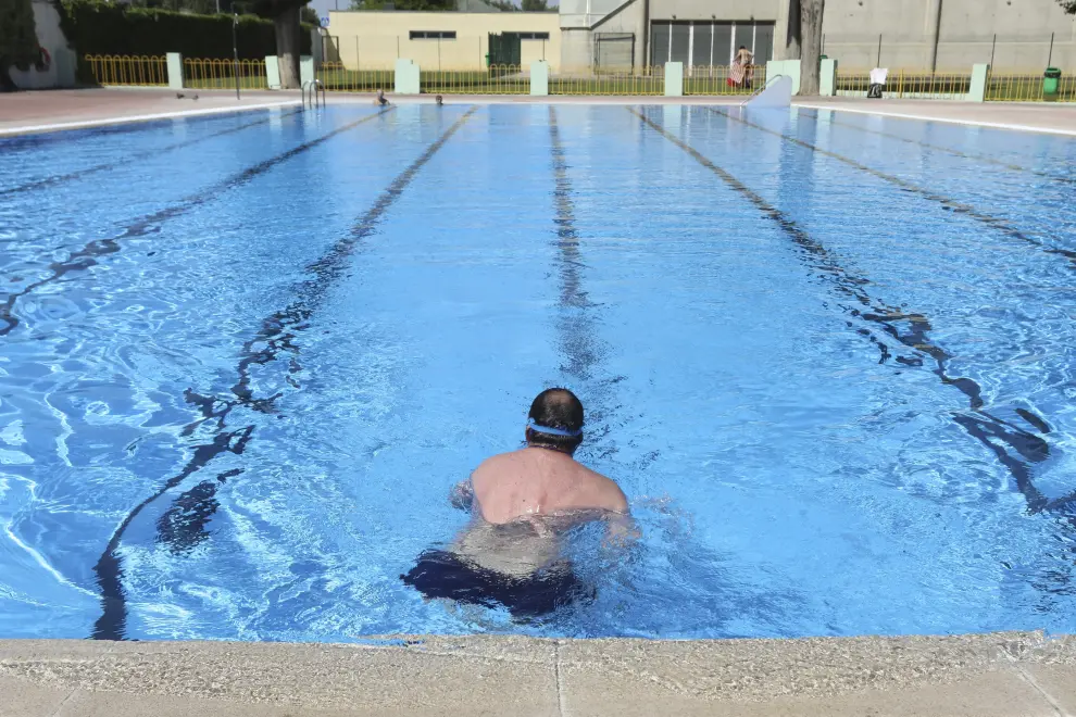 Las piscinas de Huesca abren con dos turnos de baño y tres desinfecciones al día.