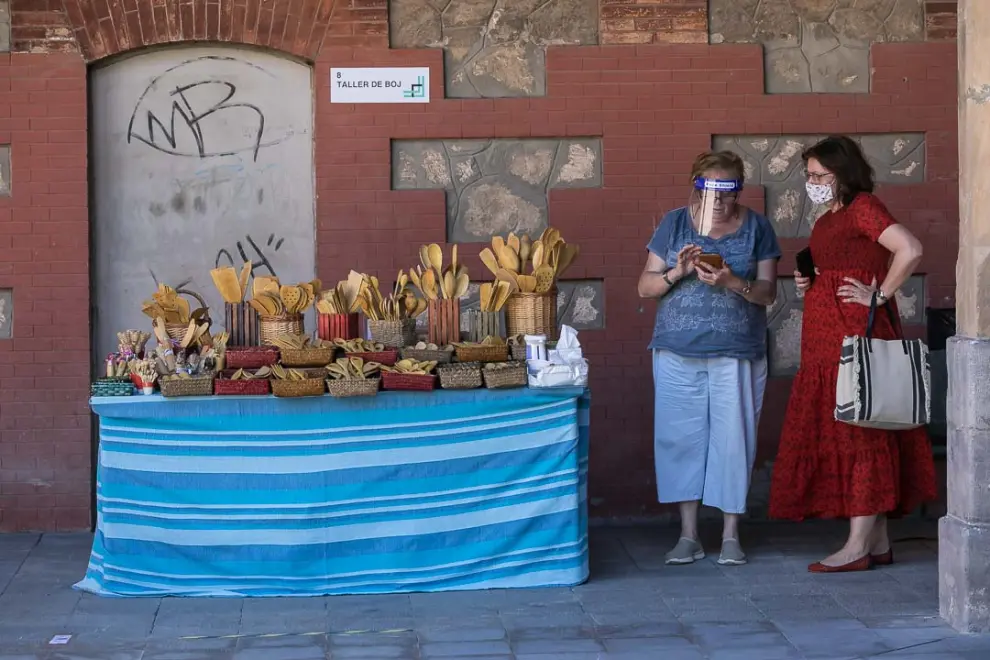 Feria de artesanía en el Matadero de Zaragoza.