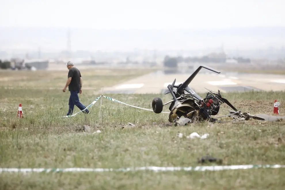 Restos del autogiro en el aeródromo de Villanueva de Gállego, en Zaragoza, donde ha fallecido un vecino de La Muela en accidente