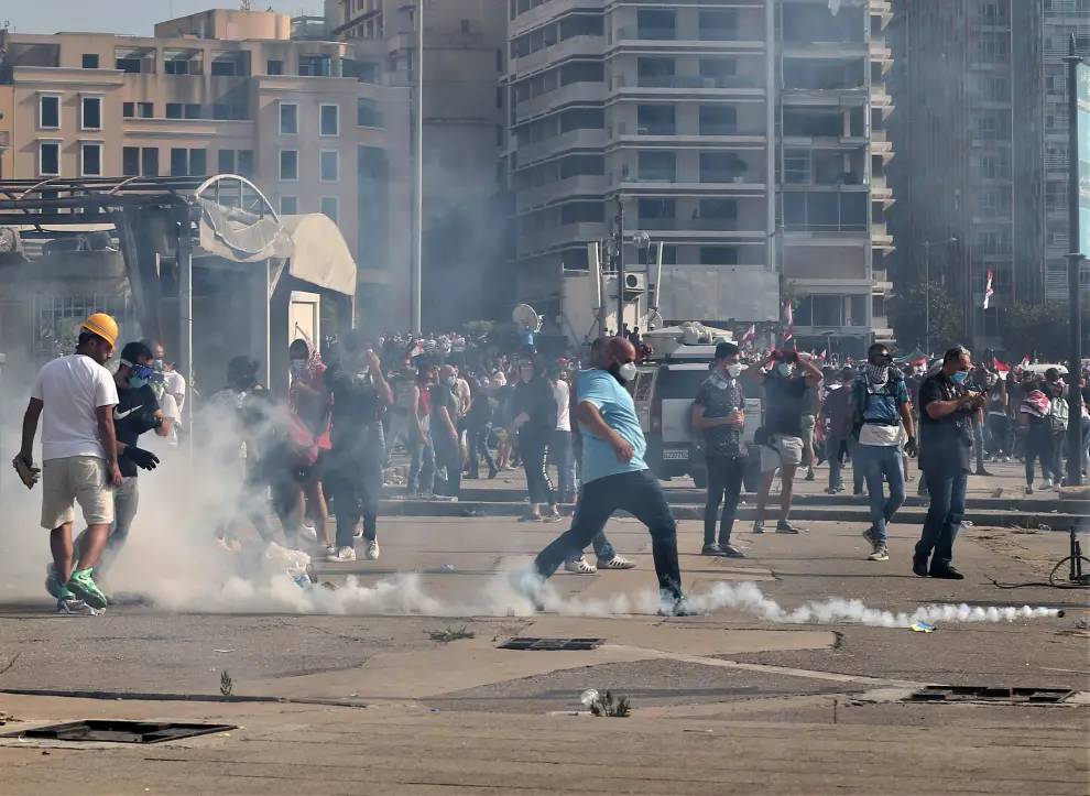 Más de un centenar de heridos durante las protestas en Beirut