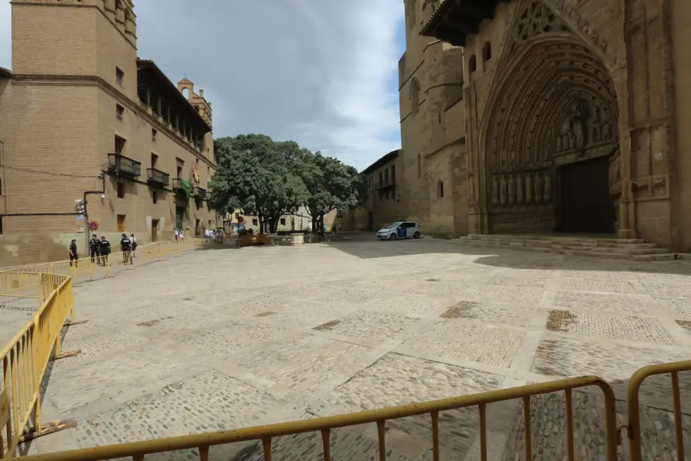 La plaza de la Catedral vacía