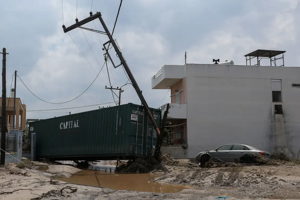 Al menos ocho muertos en las inundaciones en la isla griega de Eubea por las fuertes lluvias.