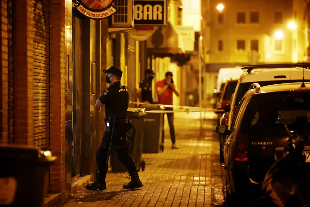 Los hechos han ocurrido en torno a la medianoche en un bar del número 29 de la calle de Tarragona.
