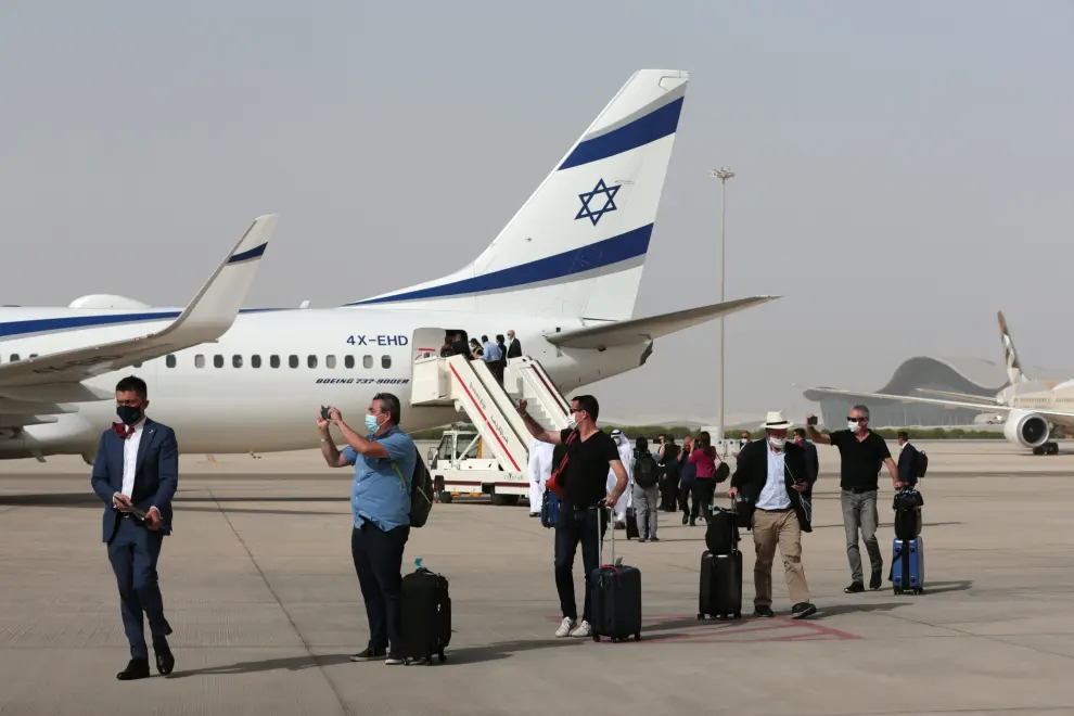 Histórico primer vuelo comercial entre Israel y Emiratos Árabes.