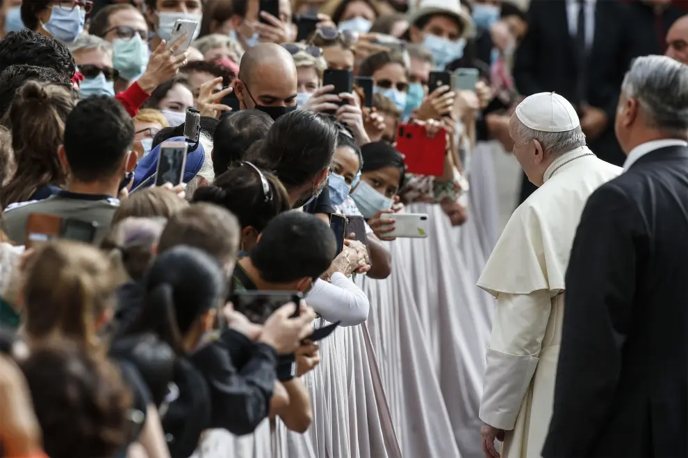Vatican City (Vatican City State (holy See)), 02/09/2020.- Pope Francis during the first general audience to readmit the public since the coronavirus disease in San Damaso courtyard, Vatican, 02 September 2020. (Papa) EFE/EPA/FABIO FRUSTACI Vatican weekly general audience