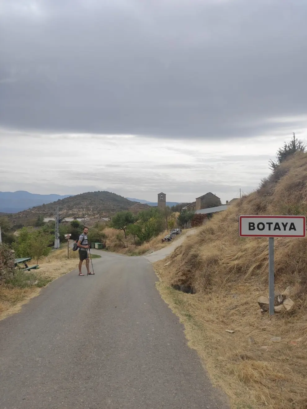 Diferentes puntos del camino del Santo Grial que recorren los dos jóvenes turolenses para impulsar la ruta entre Aragón y Valencia.