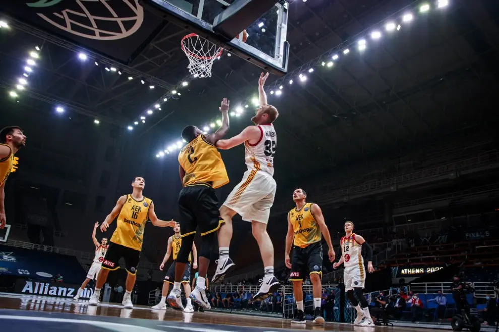 Foto del partido de semifinales de la Basketball Champions League: AEK Atenas-Casademont Zaragoza