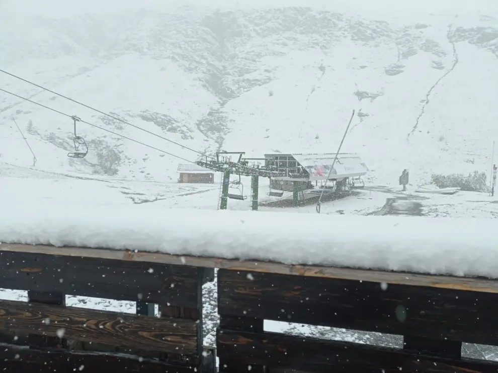 Muchos puntos del Pirineo, como XXXX, han amanecido con importantes espesores de nieve.