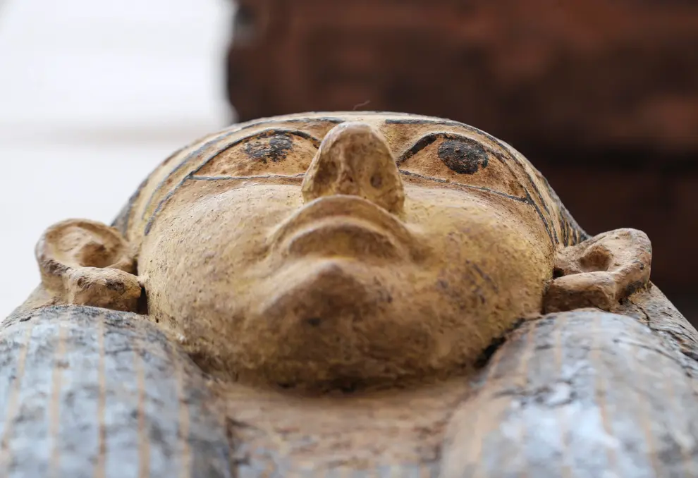 Presentación de los 59 sarcófagos descubiertos en Saqqara, Egipto.