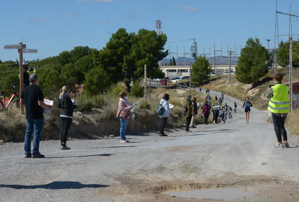 Una cadena humana ha recorrido Teruel para exigir mejoras en el proyecto del nuevo hospital