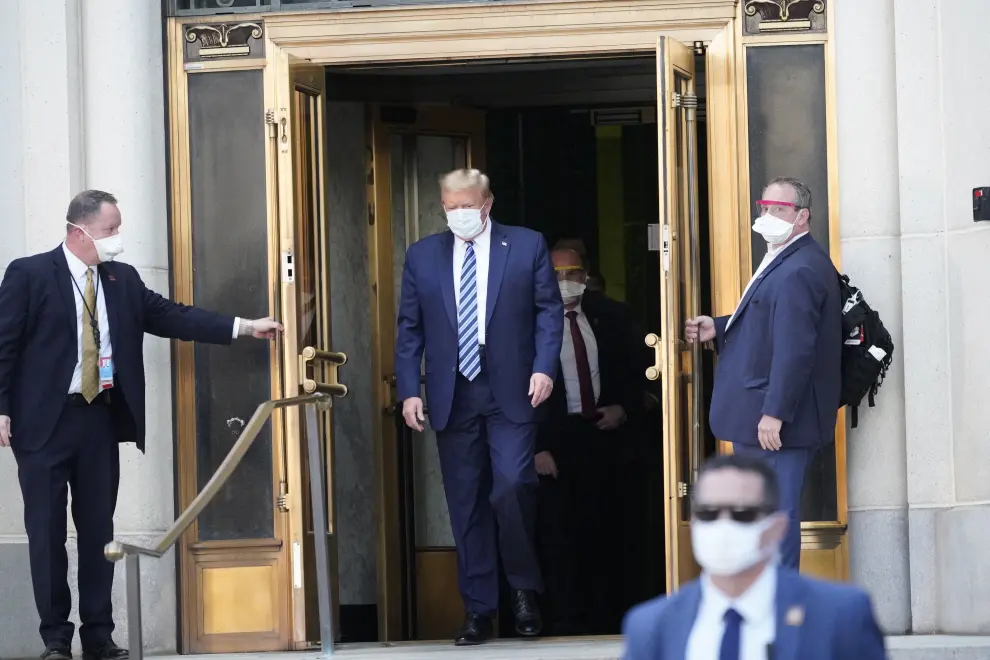 US President Donald J. Trump departs Walter Reed National Military Medical Center