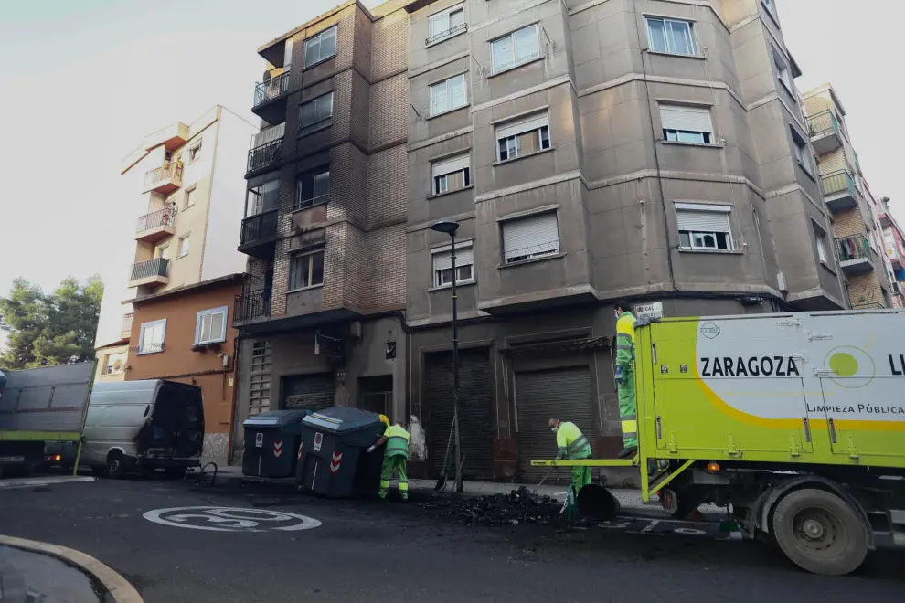 La quema de cuatro contenedores en Zaragoza causa daños materiales