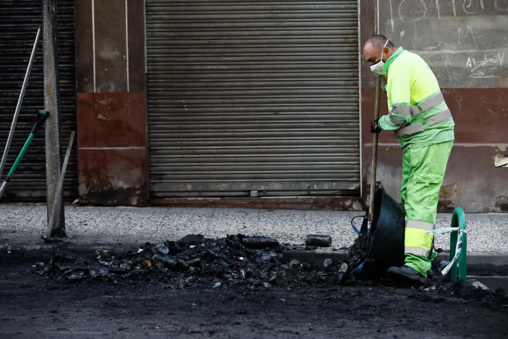 La quema de cuatro contenedores en Zaragoza causa daños materiales