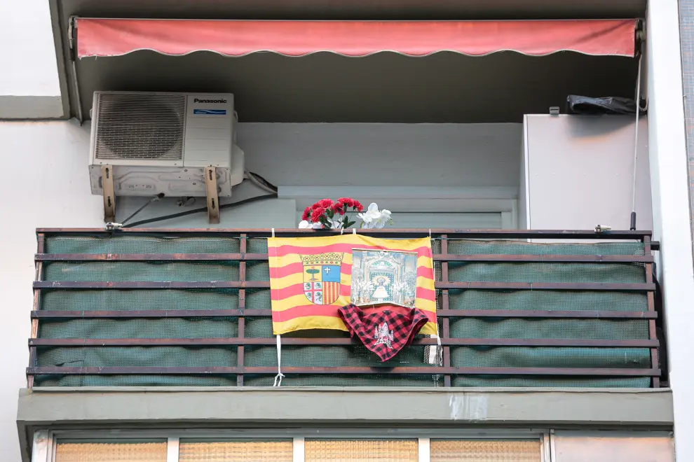 Balcones engalanados en el Día del Pilar 2020 en Zaragoza