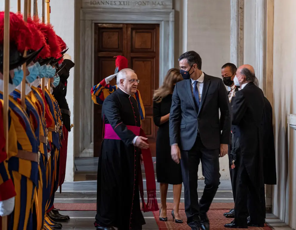 Sánchez llega al Vaticano para la audiencia con el papa