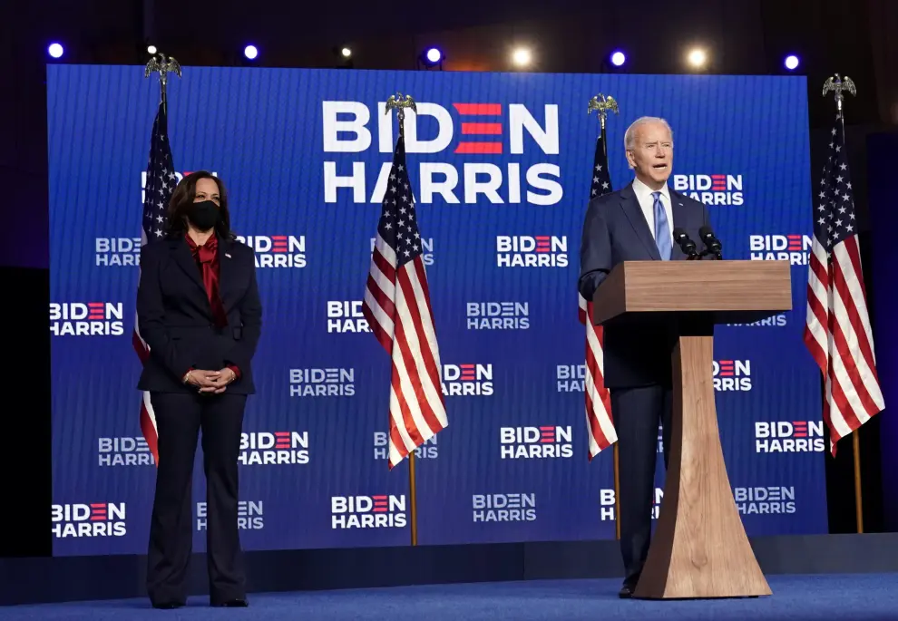 U.S Democratic presidential nominee Joe Biden speaks about election results in Wilmington, Delaware, U.S., November 6, 2020. REUTERS/Kevin Lamarque [[[REUTERS VOCENTO]]] USA-ELECTION/BIDEN