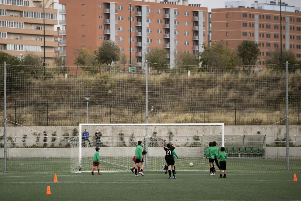 Foto de entrenamiento al aire libre en el Estadio Miralbueno El Olivar de Zaragoza