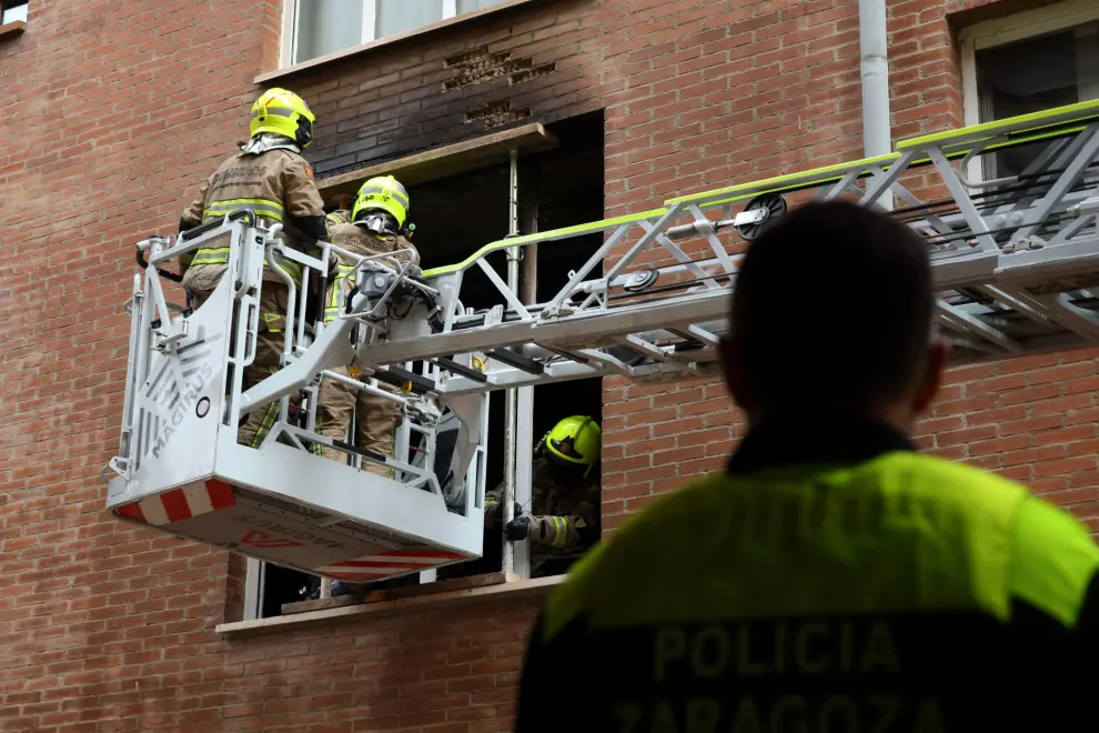 Incendio en la calle Mundir de Zaragoza