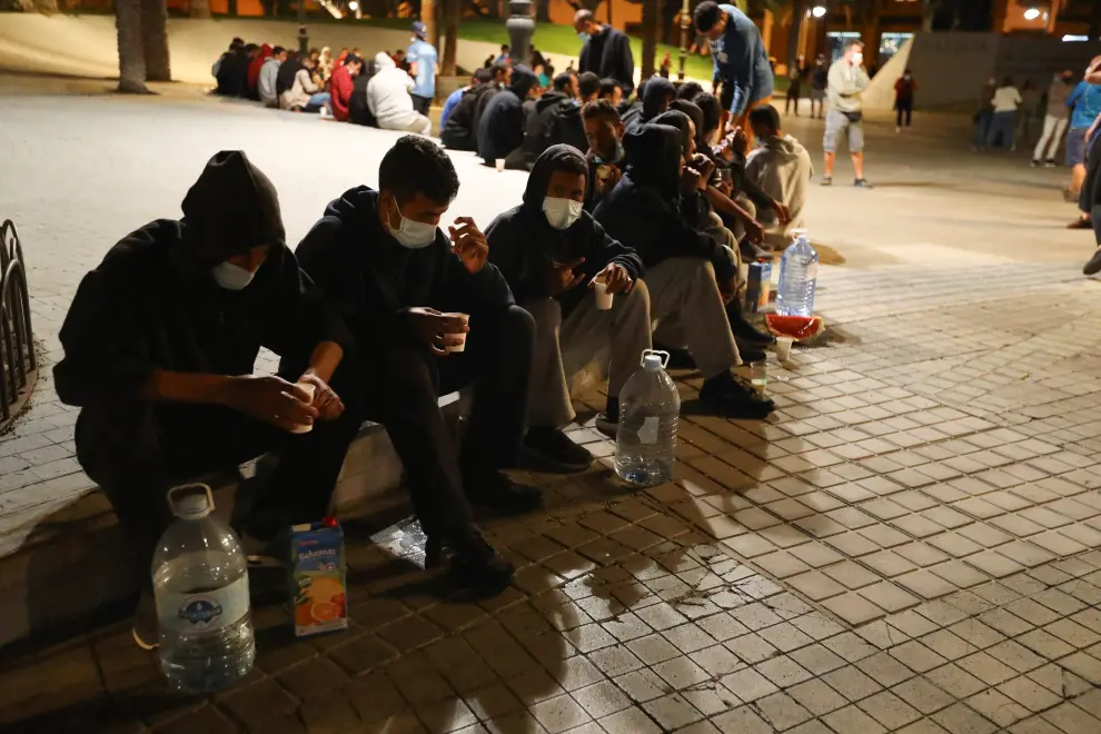Migraciones y el Gobierno de Ccanarias realojan a los inmigrantes que abandonaron Arguineguin