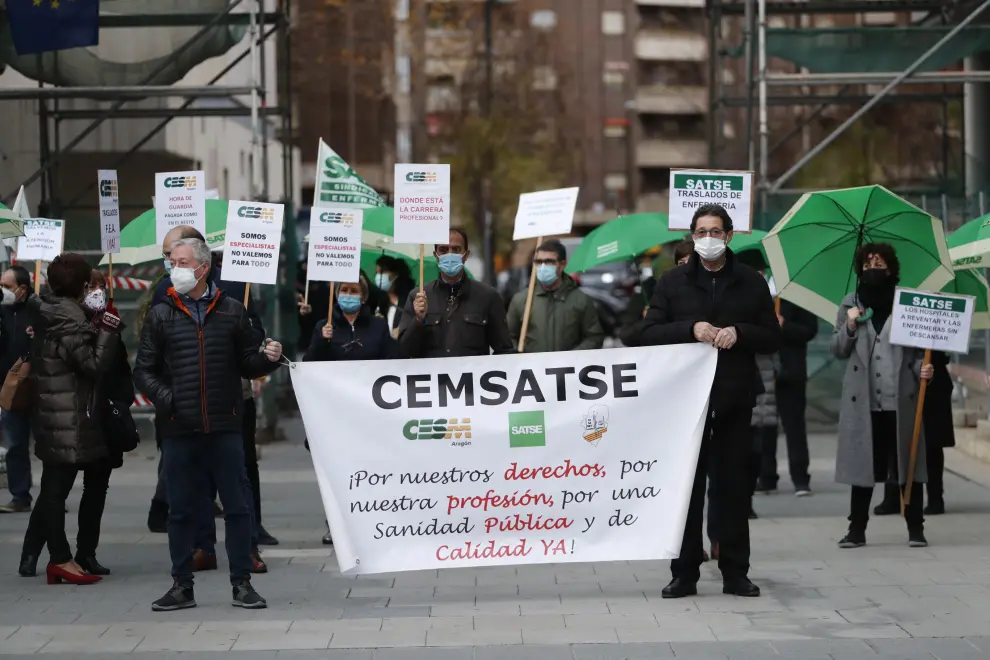 Protesta de los sindicatos sanitarios, en la plaza de la Convivencia de Zaragoza