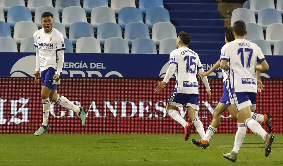 Golazo de Narváez, que firma el gol de la jornada del Real Zaragoza-Fuenlabrada con un taconazo precioso.