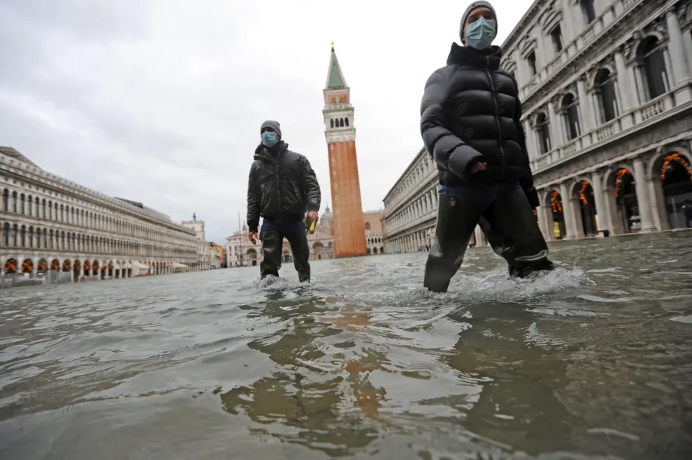 Venice (Italy), 08/12/2020.- High water levels in Venice, Italy, leave much of the city flooded, 08 December 2020. (Italia, Niza, Venecia) EFE/EPA/Carla Simonelli High water in Venice