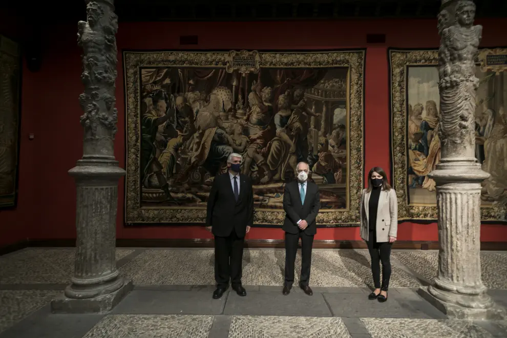 Colección de tapices de Ibercaja expuestos en el Patio de la Infanta