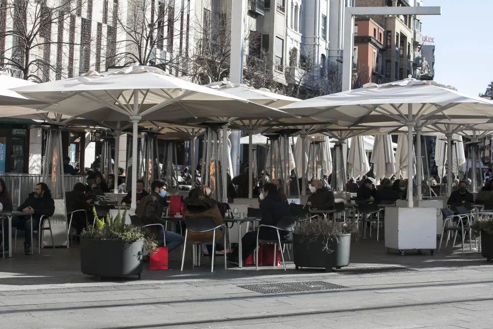 Ambiente en la capital aragonesa el primer día con las nuevas restricciones