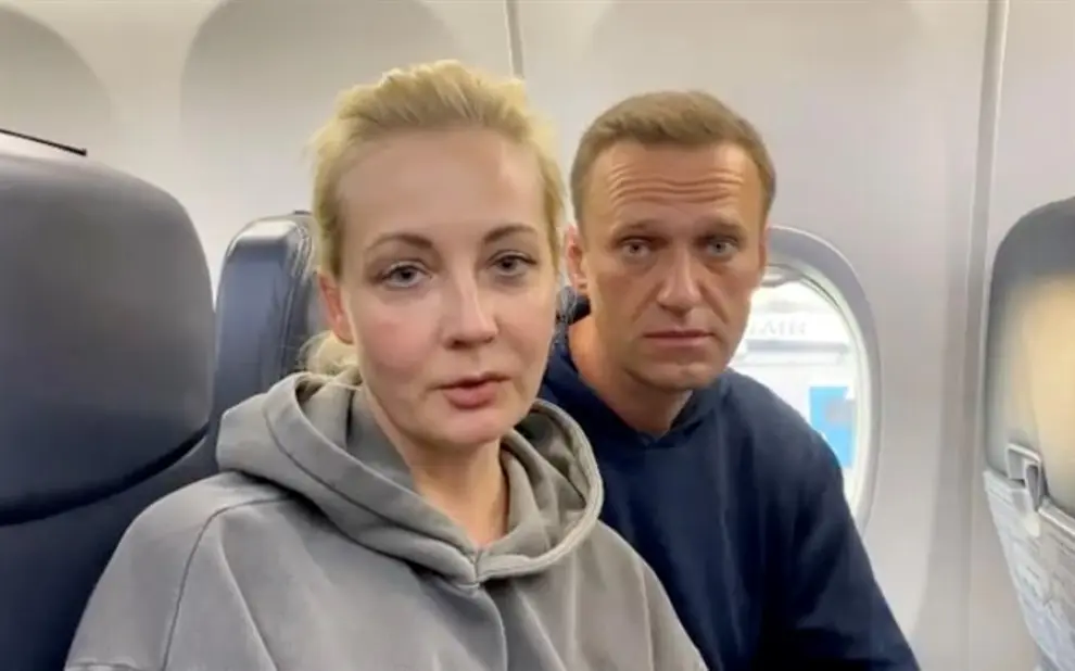 Navalni en el vuelo de regreso a Moscú