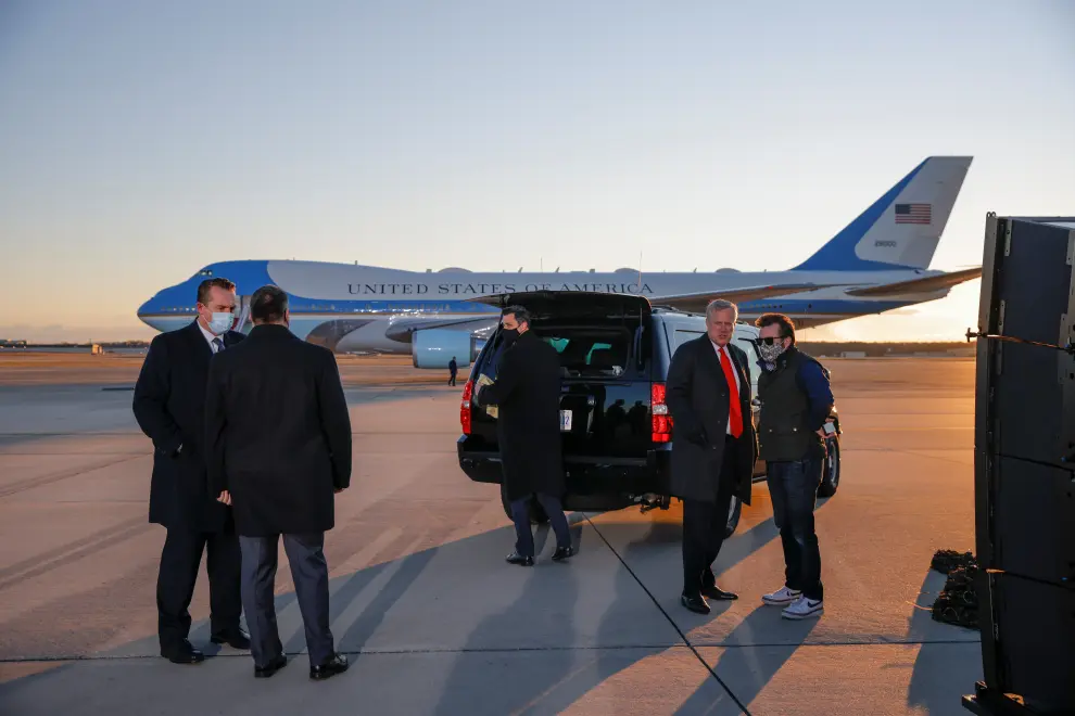 The Air Force One is seen on the tarmac before the departure ceremony of U.S. President Donald Trump at the Joint Base Andrews, Maryland, U.S., January 20, 2021. REUTERS/Carlos Barria[[[REUTERS VOCENTO]]] USA-TRUMP/