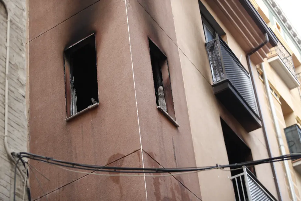 Incendio en un edificio okupado de la calle Cerezo de Zaragoza.