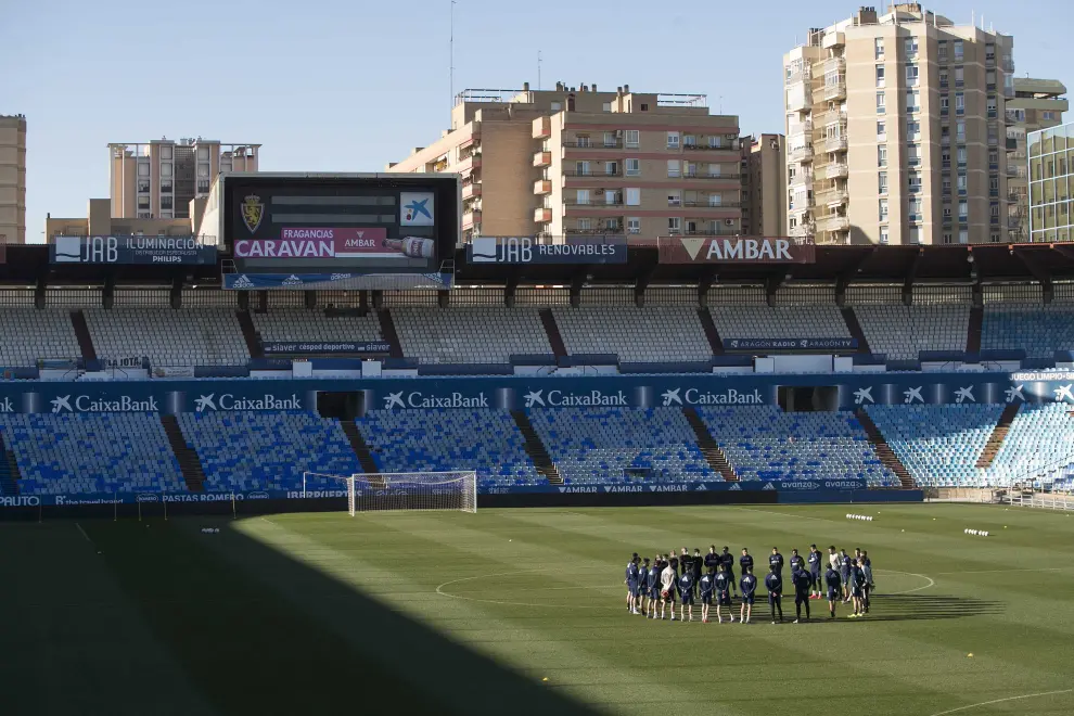 Foto del entrenamiento del Real Zaragoza en La Romareda para preparar el partido contra el Málaga