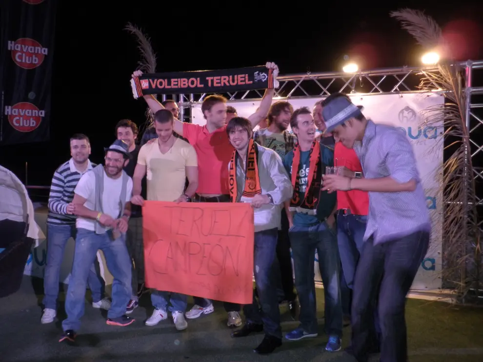 Celebración del CV Teruel de su primera Copa del Rey conquistada en 2011 tras derrotar al Unicaja Almería (1-3)