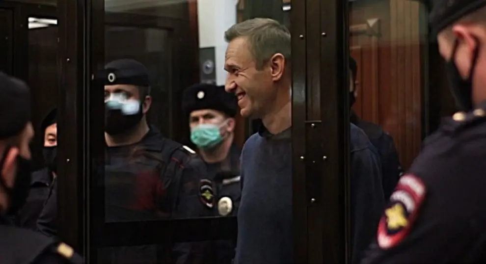 Foto de Navalni durante el juicio