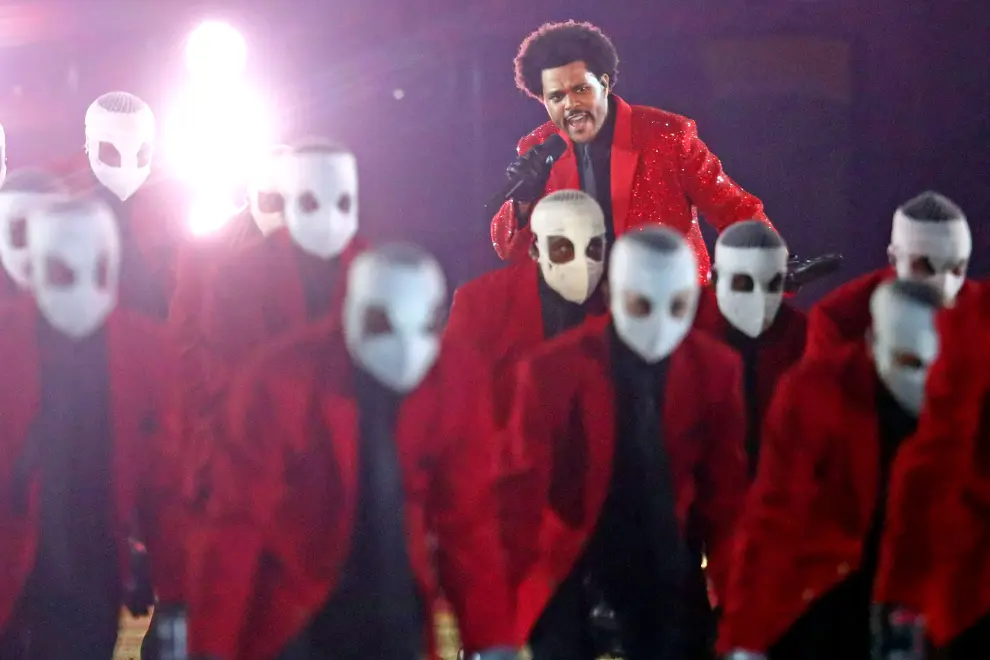 Feb 7, 2021; Tampa, FL, USA;  The Weeknd performs during the Super Bowl Halftime Show in Super Bowl LV at Raymond James Stadium.  Mandatory Credit: Mark J. Rebilas-USA TODAY Sports[[[REUTERS VOCENTO]]] FOOTBALL-NFL/