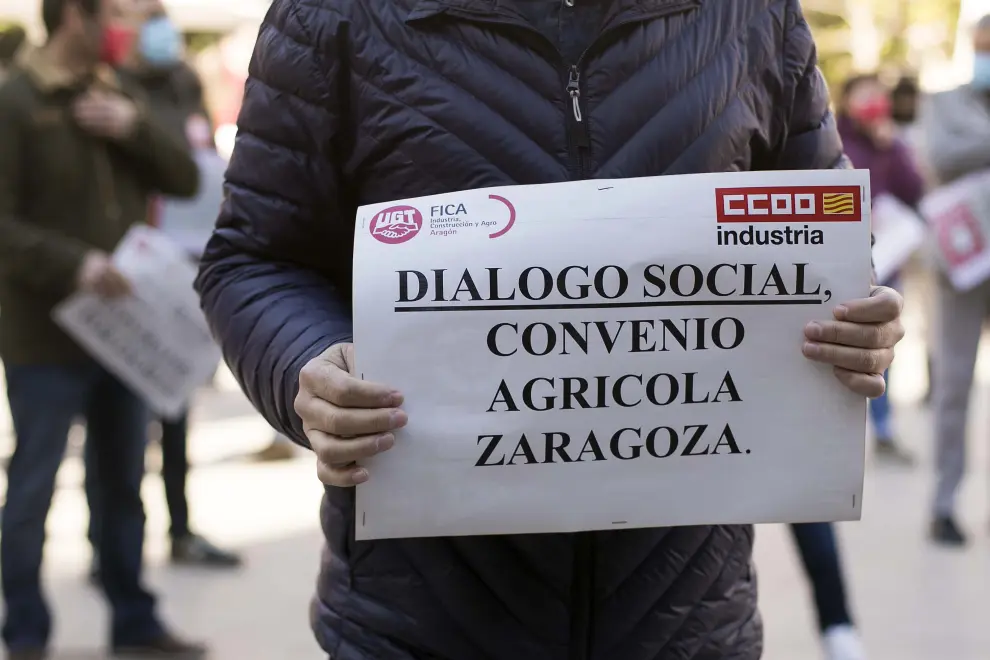 Los sindicatos exigen en Aragón no salir de esta crisis con recortes como en 2008