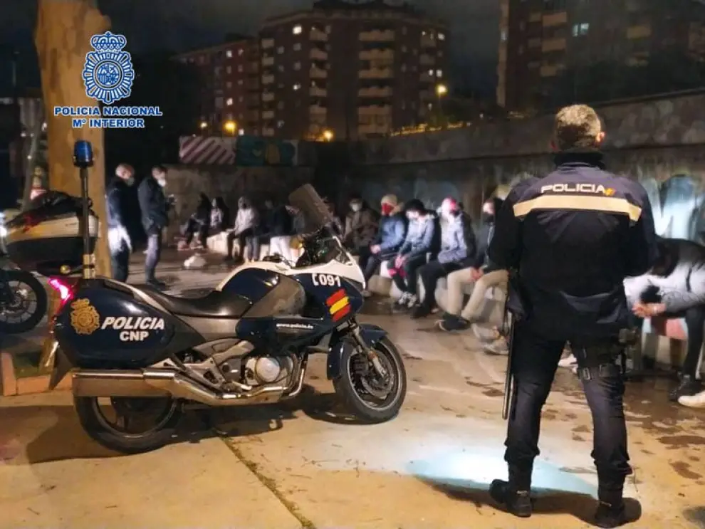 Macro dispositivo de seguridad de la Policía Nacional en Zaragoza.