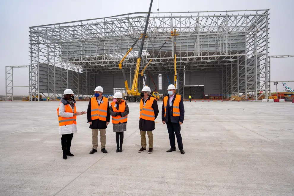 Obras del nuevo hangar del aeropuerto de Teruel